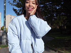 Asian babe gives a sloppy blowjob in the park