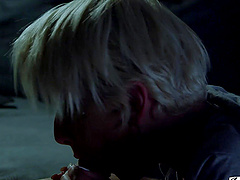 Steamy blowjob from a hot short-haired babe to her lucky dude