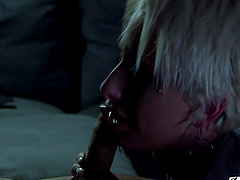 Steamy blowjob from a hot short-haired babe to her lucky dude