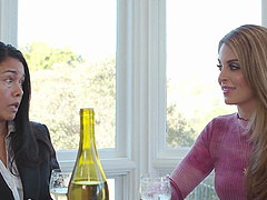 Tattooed milf Crystal Taylor seduces her lover in fishnet