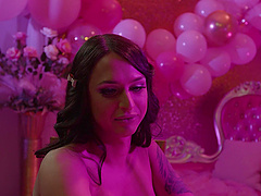 Steamy threesome with Jane Wilde and Khloe Kay