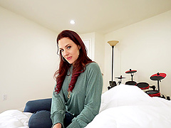 Brunette hottie Tyler Cruise seduces her boyfriend for a steamy anal session