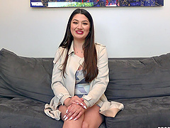 Curvy brunette Alyx Star gives a sloppy blowjob