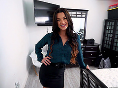 Petite babe with big ass Evelin Stone takes a pov ride