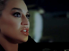 Curvy couple gets kinky in their car