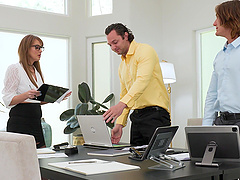 Beautiful shemale in pantyhos gives a great handjob and blowjob.