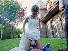 Natural tits blonde Sarah Kay gets a facial with pleasure