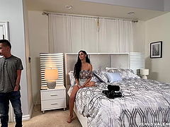 Hot latina Venus Valencia and Juan Loco in bed sex scene