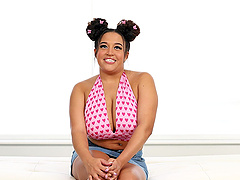 Natural tits brunette gets fucked in missionary position