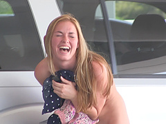 A super beautiful and delicious girl is caught in a compromising situation.