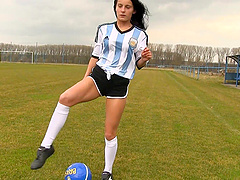 Beautiful brunette gets her pussy fingured and shaved in a hot scene.