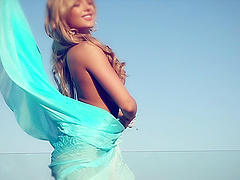 Nasty porn chick Audrey Aleen Allen likes to share a hot pussy display