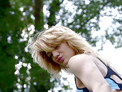 A super beautiful girl in an amazing dress, captured in stunning detail.