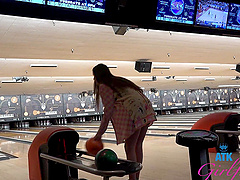 Public romance with a beautiful violet-haired woman in pov.