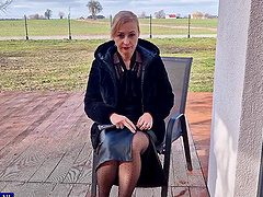 A super beautiful and delicious girl is caught in a compromising situation.