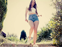 Emma Stone and Lola Elle in hot lesbian action