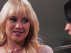 Ophelia Purr and Jessica Ryan in steamy fingering action