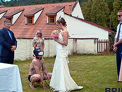 A hot bride is getting fucked by her husband in public