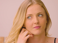 Babe threesome with Karla Kush and Scarlet Red