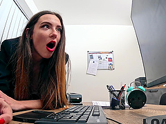 Czech secretary Sakura Hell gets fucked in the office