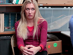 Blond bombshells give Tommy a sloppy BJ in the office