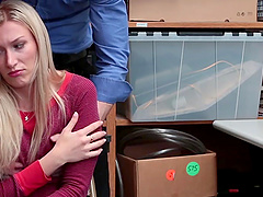 Blond bombshells give Tommy a sloppy BJ in the office