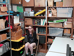 Teeny bikini babes Wrex & Gracie give the best BJs in their short-shorts at work