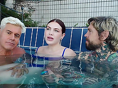 Dirty Dan & sultry Apra in a skin-baring bikini bout