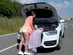 Teens Lara & her man revel in nature's embrace