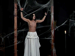 Bondage beauty Sophie slays with her shaven pussy and succulent naturals