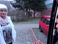 Couple's steamy ride in Clarisa's car: Blowjobs, handies and naughty P