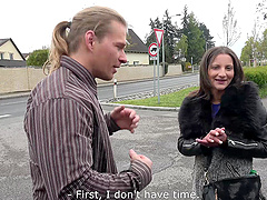 Brunette babe Laura gives a steamy roadside blowjob
