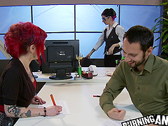 Punk-chic Tommy ravages a sultry vixen in steamy office liaison
