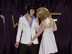 Blond bombshell Mariah Mars & wolfish stud Wolf Hudson in a wild parody