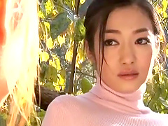 Japanese hottie Ryu enjoys licking a pussy outdoors.