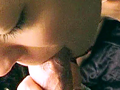 Vixenish blonde babe giving a steamy blowjob in a close up home made shoot