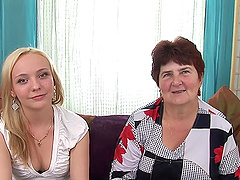 Blondie and a mature lady are going to get lesbian