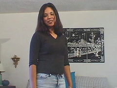 Horny solo babe Orgasms after masturbating using vibrator on close up